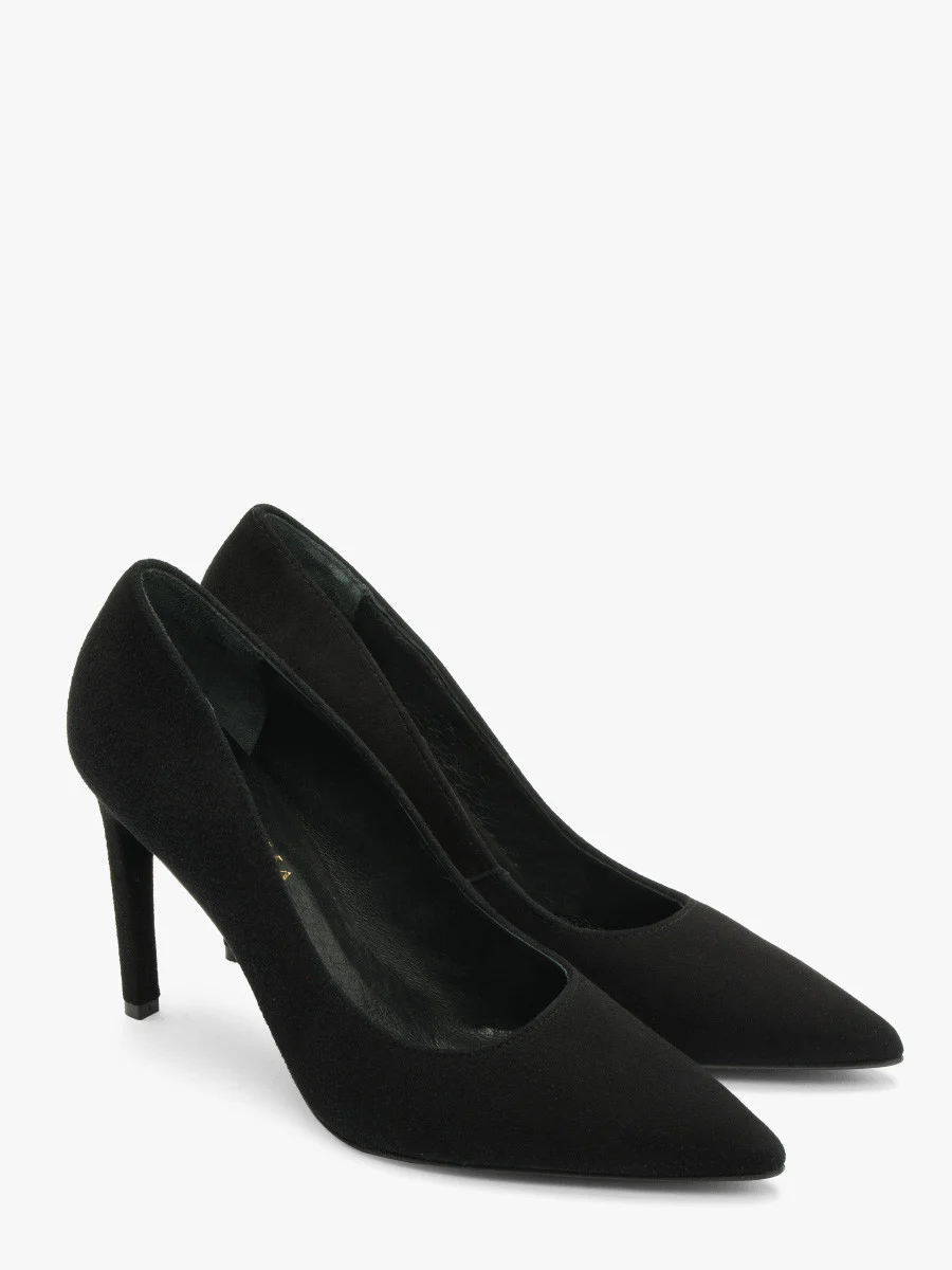 Czarne czółenka na wysokim obcasie