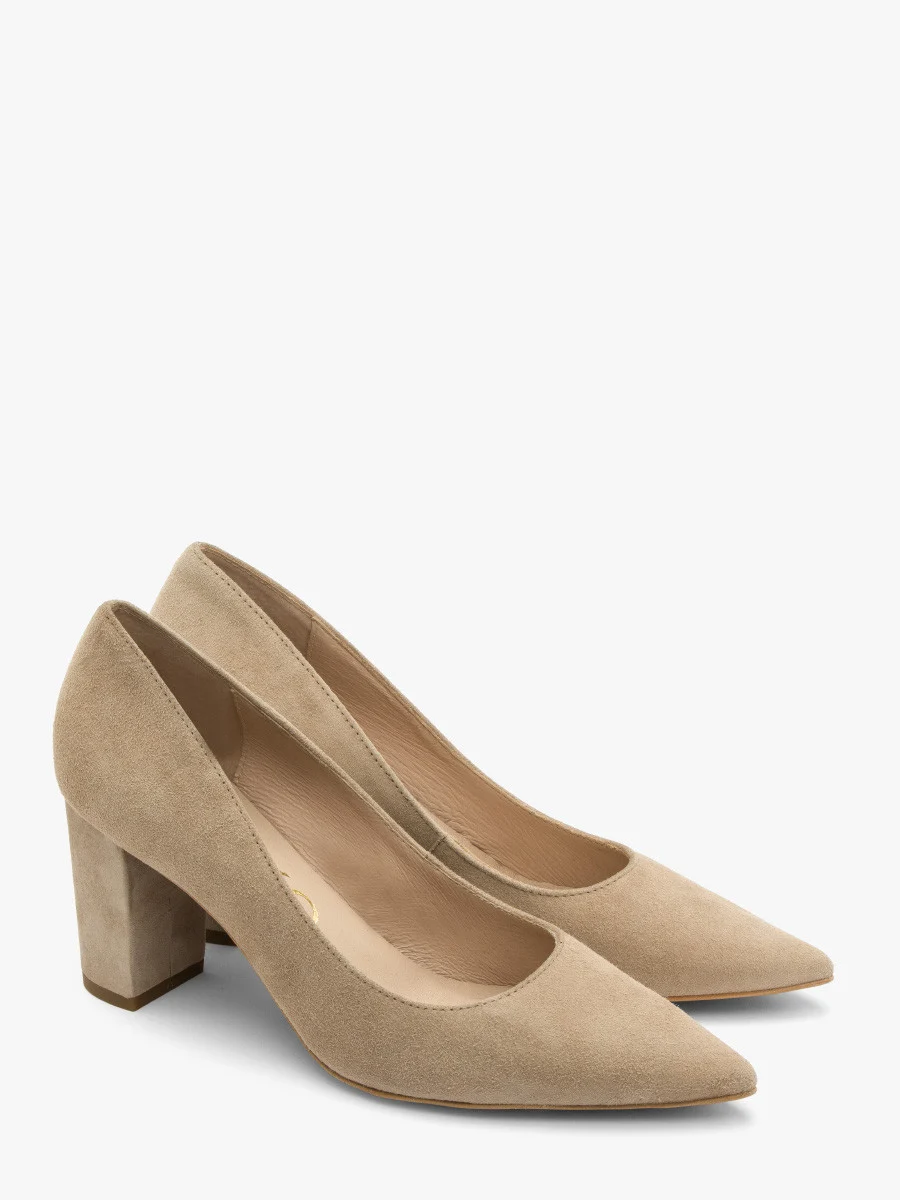 Beżowe czółenka na słupku