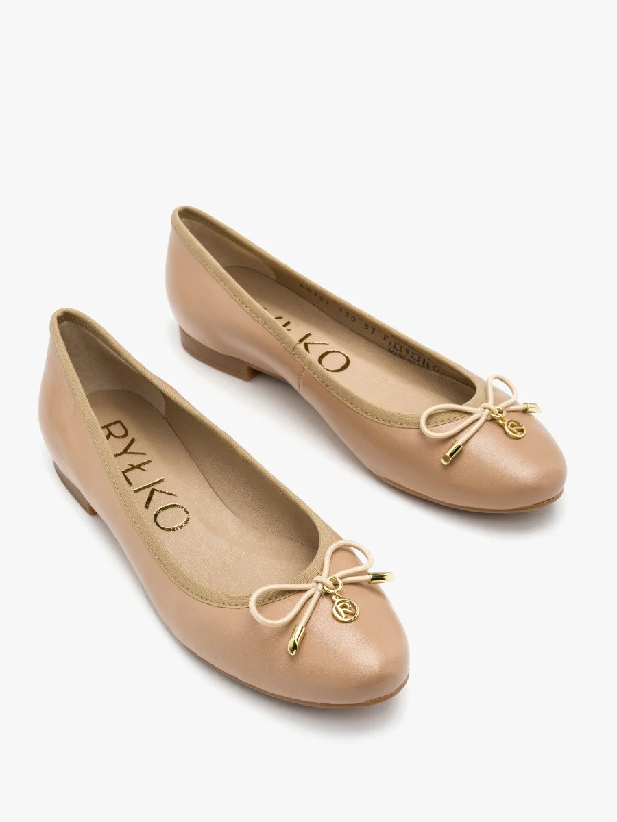 Beżowe baleriny z kokardką