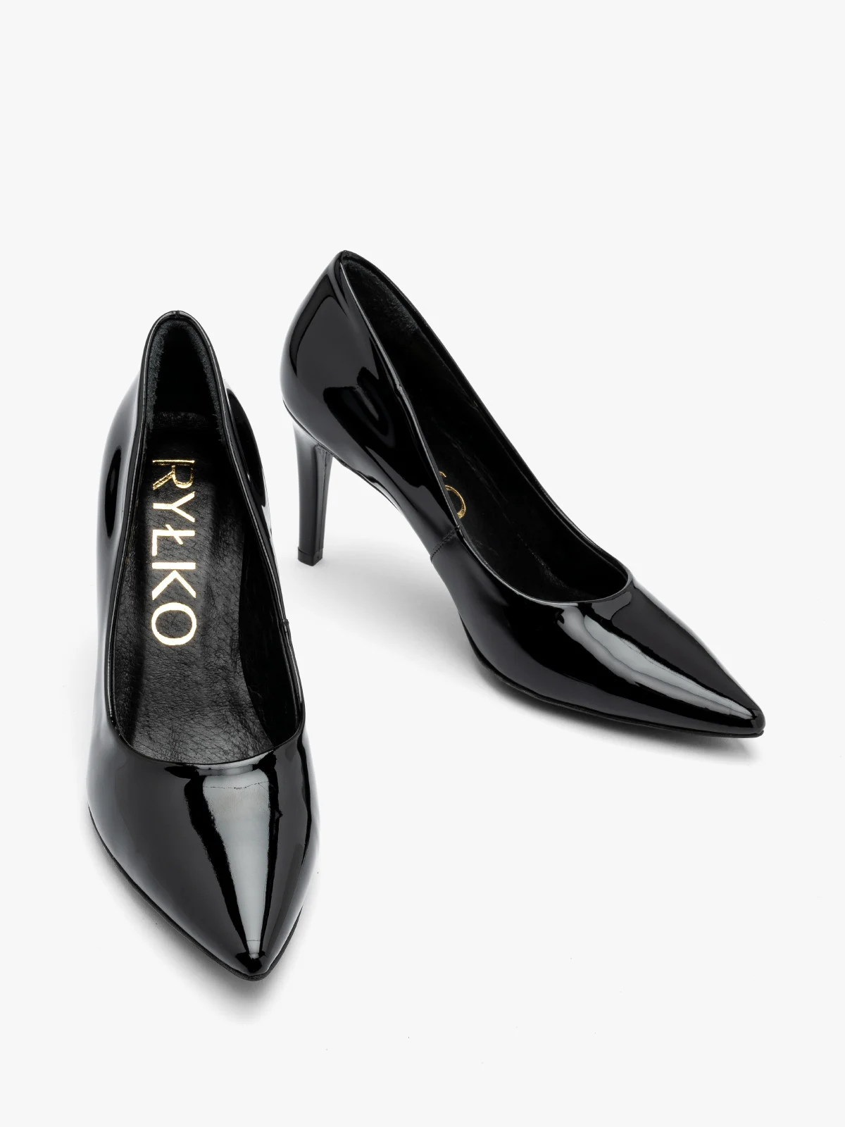 Czarne, lakierowane czółenka na szpilce