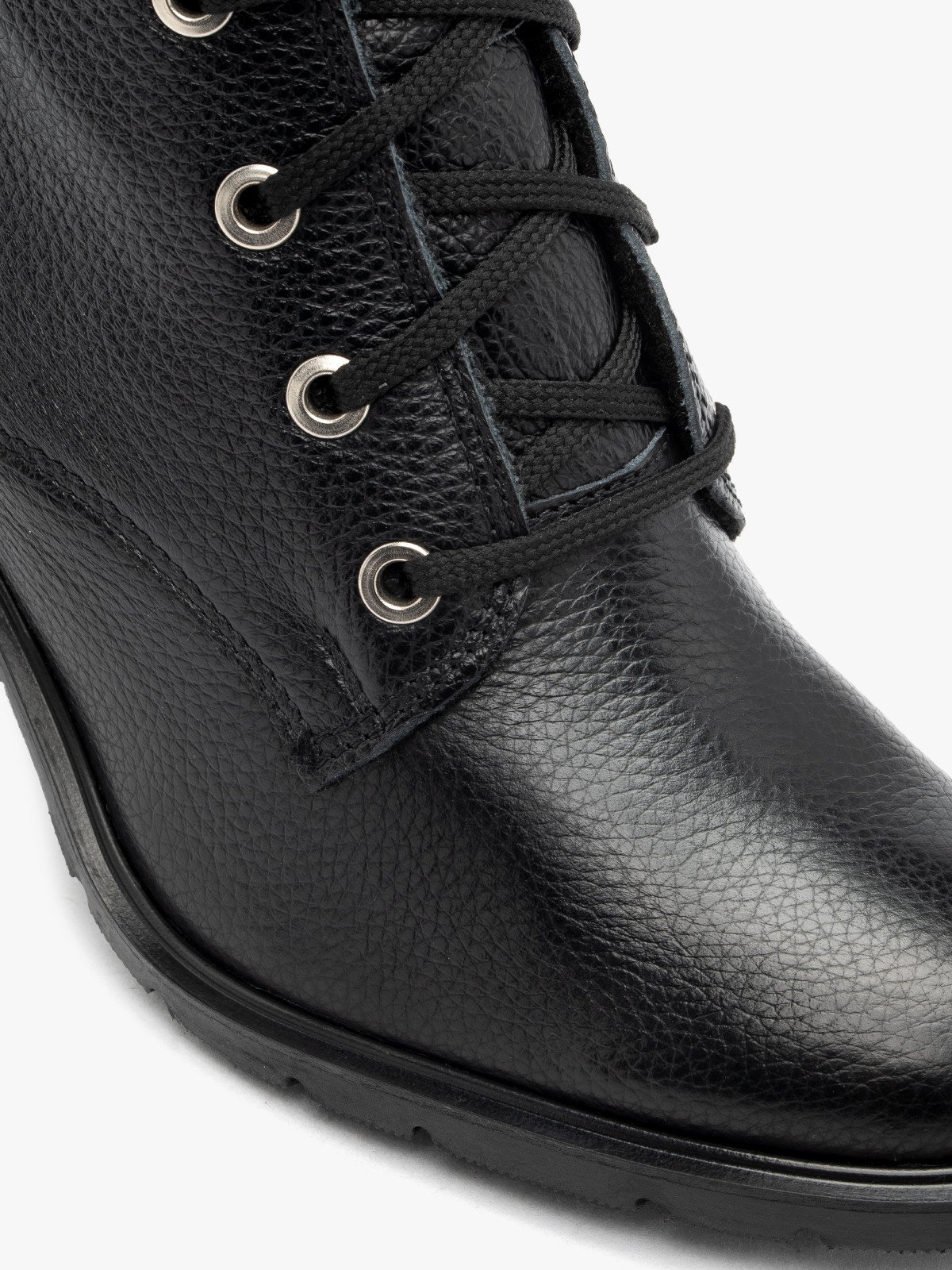 Trzewiki damskie na masywnym klocku