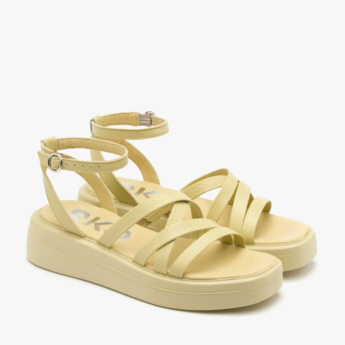 Żółte sandały na platformie