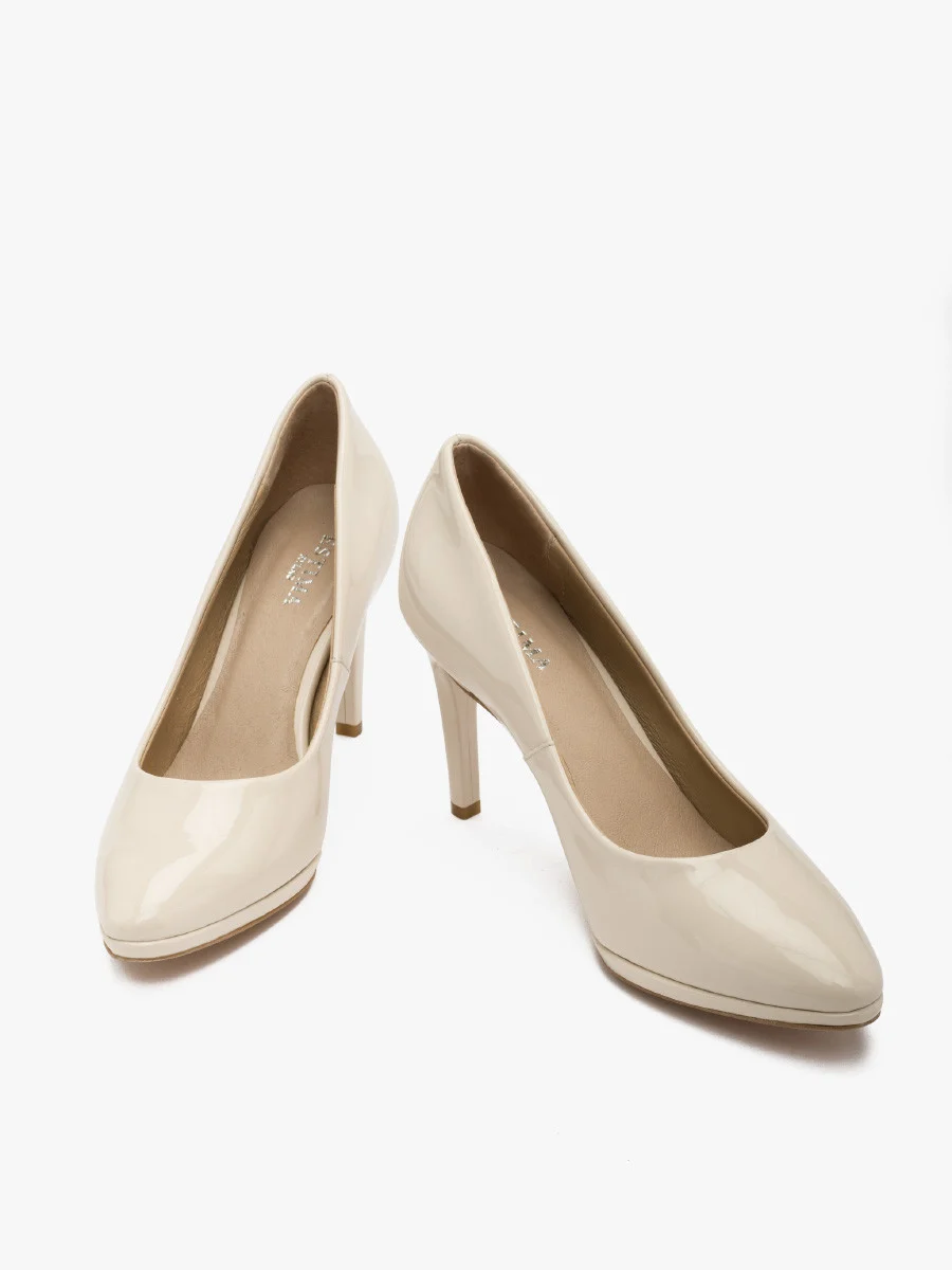 Kremowe czółenka na szpilce