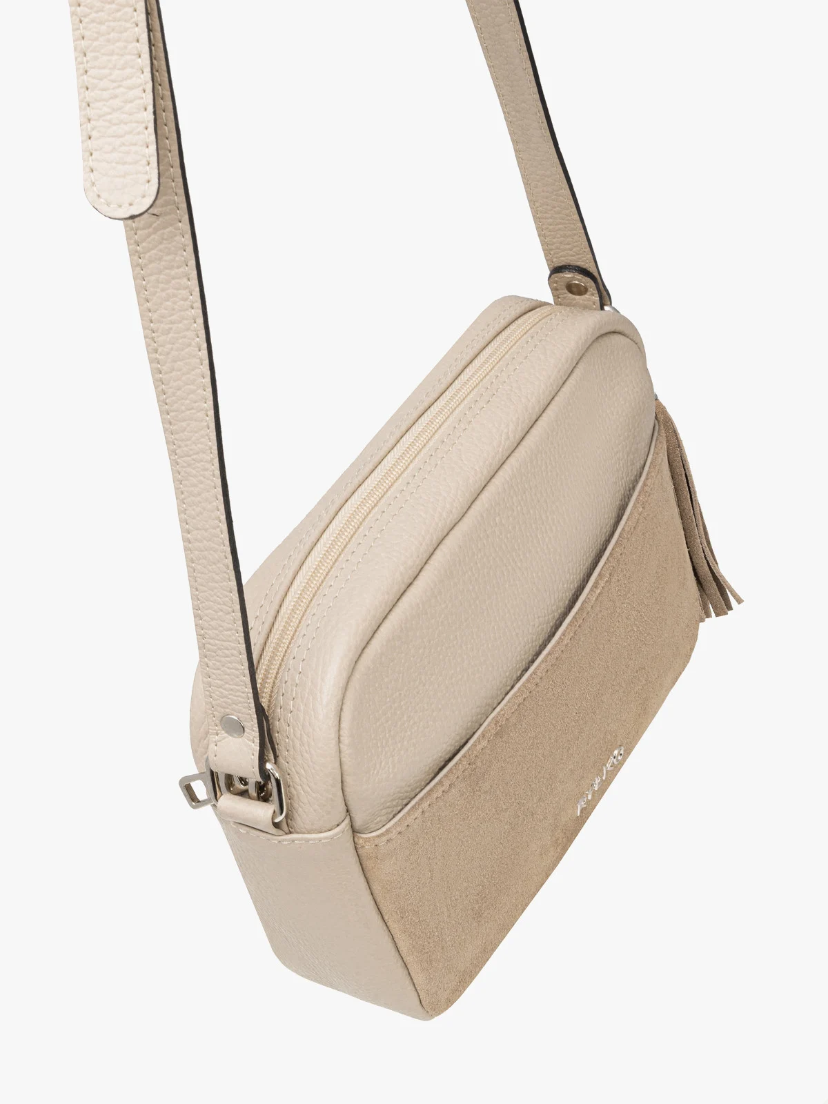 Beżowa torebka z ozdobnym frędzlem