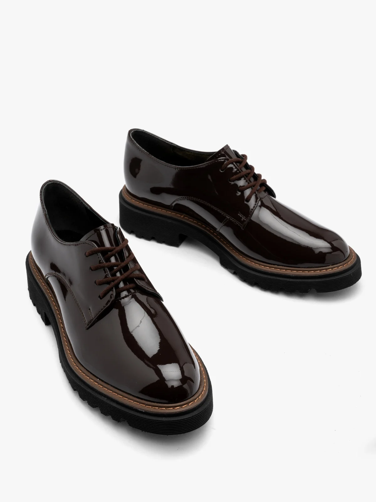 Ciemnobrązowe, lakierowane półbuty damskie