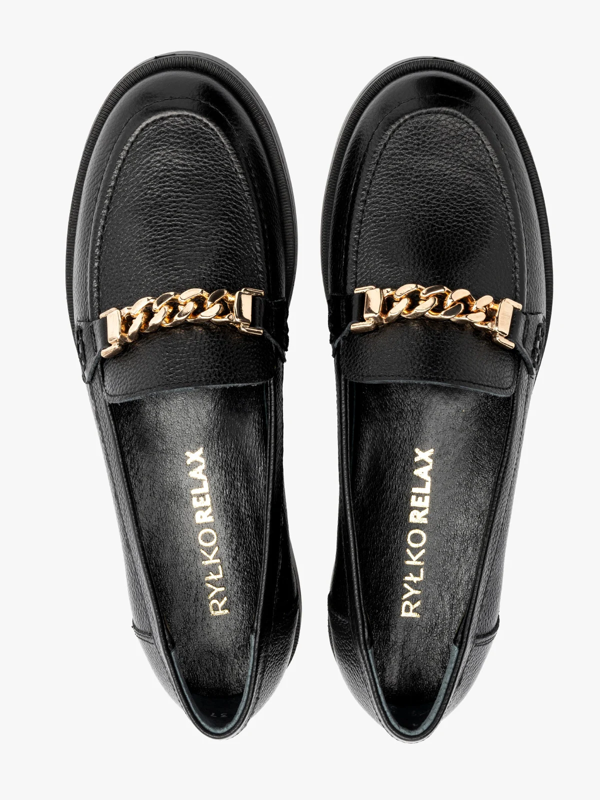 Mokasyny w czarnym kolorze ze złotym łańcuszkiem