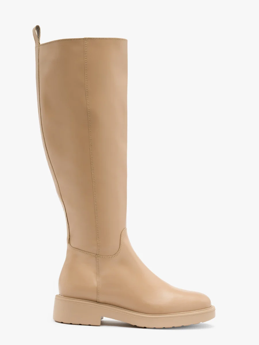 Beżowe kozaki z szeroką cholewką