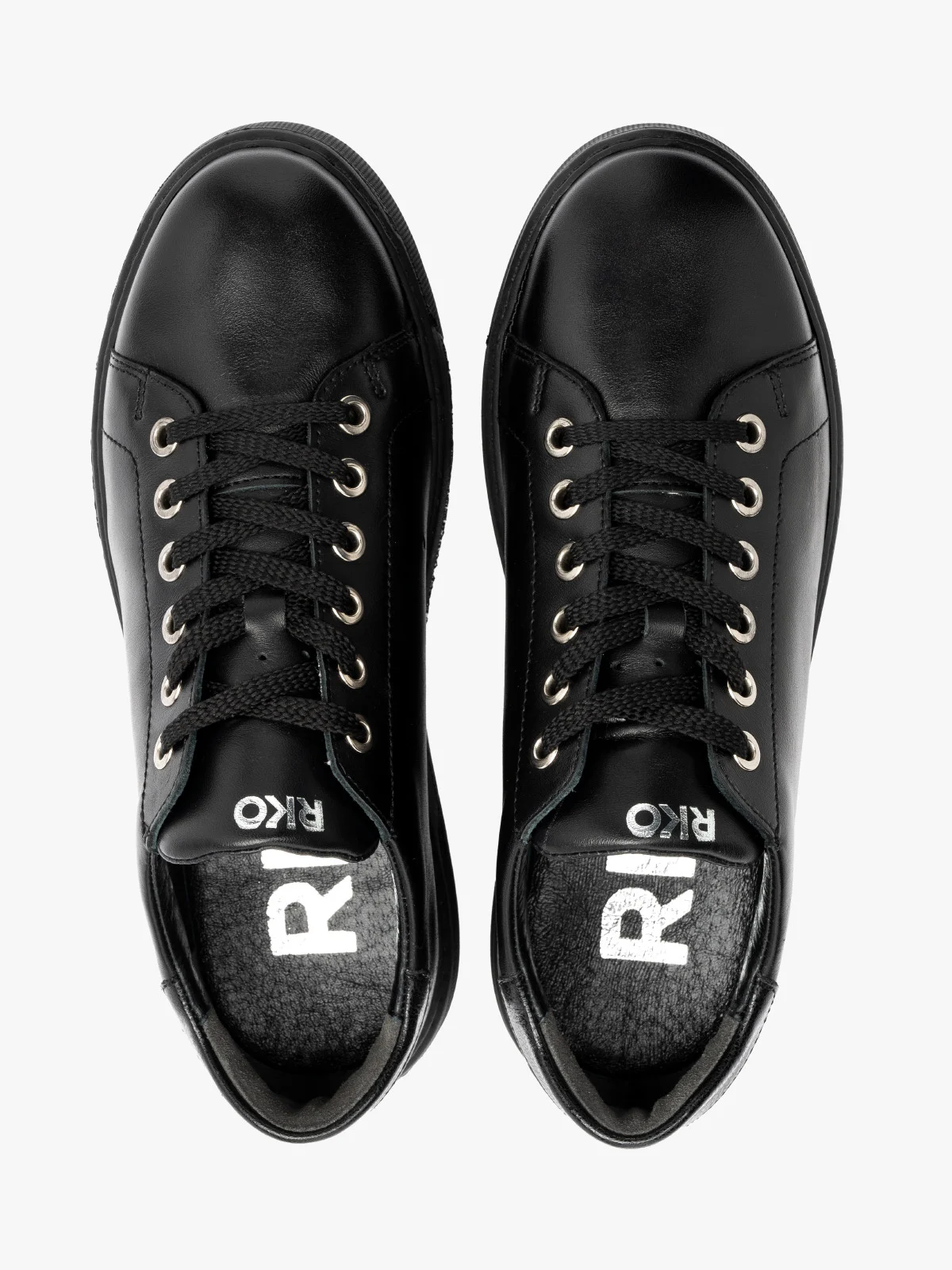 Czarne półbuty sportowe na grubej podeszwie