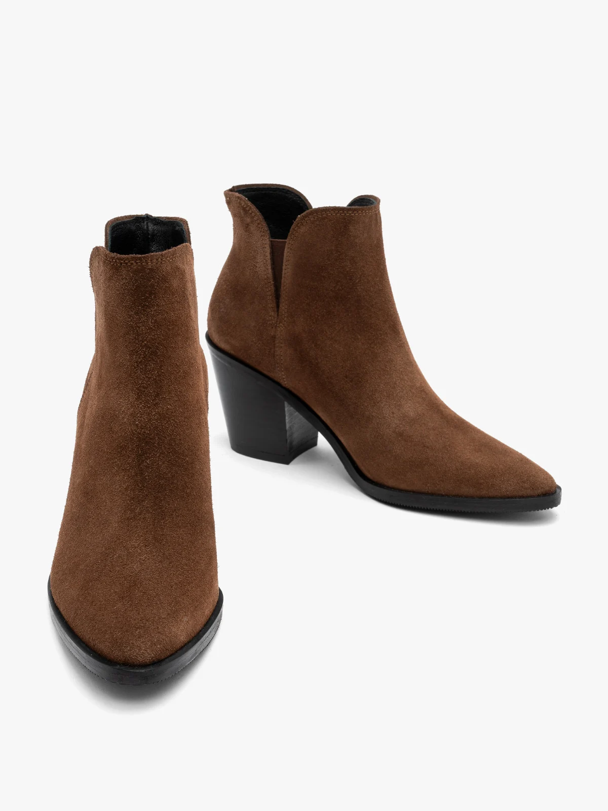Brązowe botki z wycięciem przy kostce