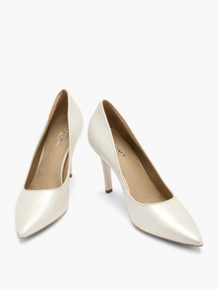 Perłowe czółenka na wysokim obcasie