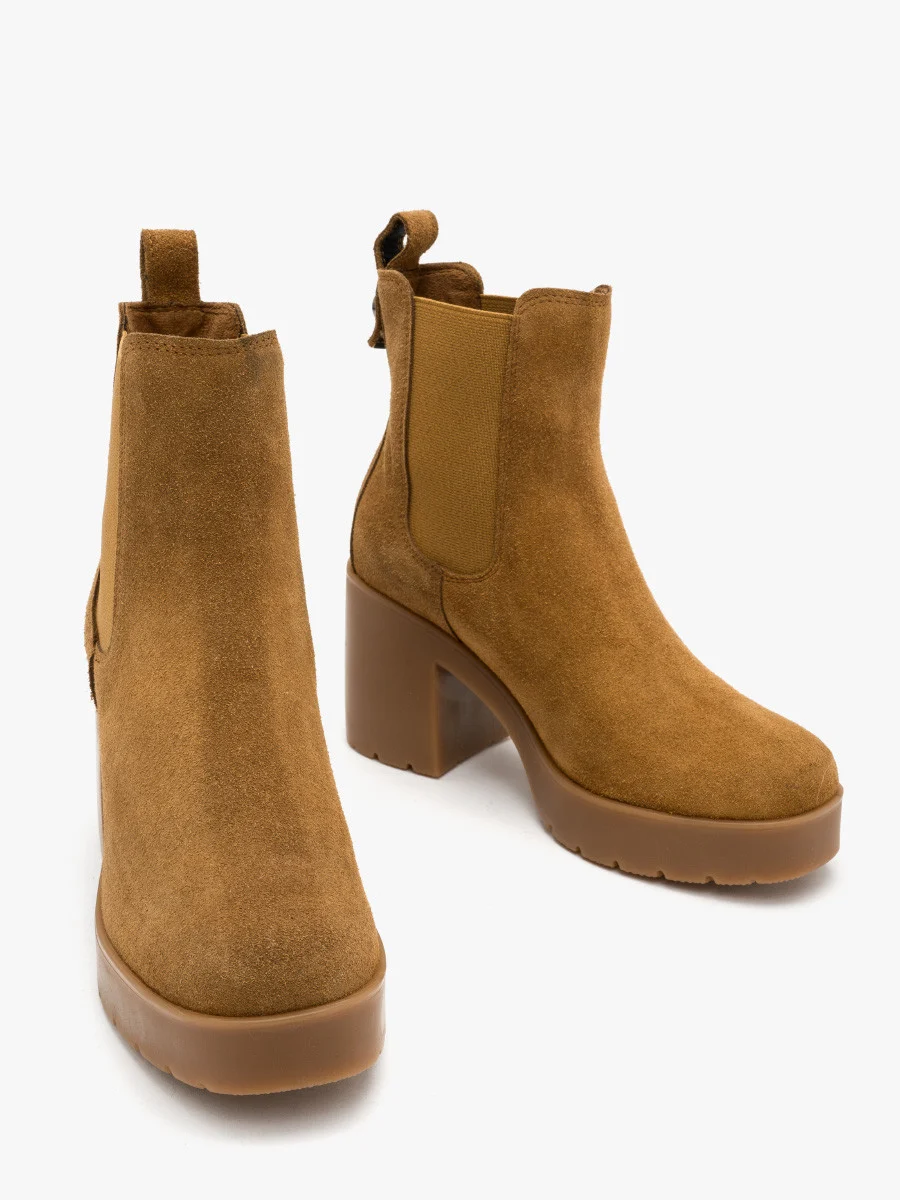 Rude sztyblety damskie na masywnym obcasie