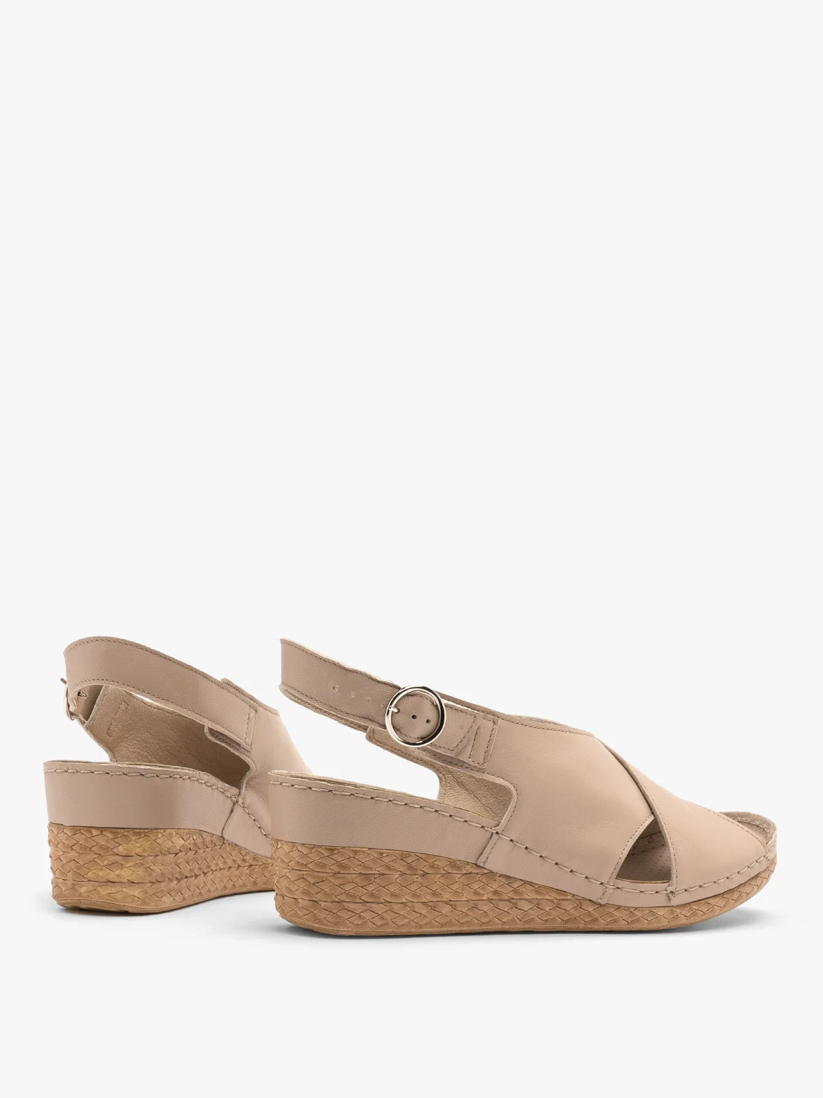 Beżowe sandały na platformie