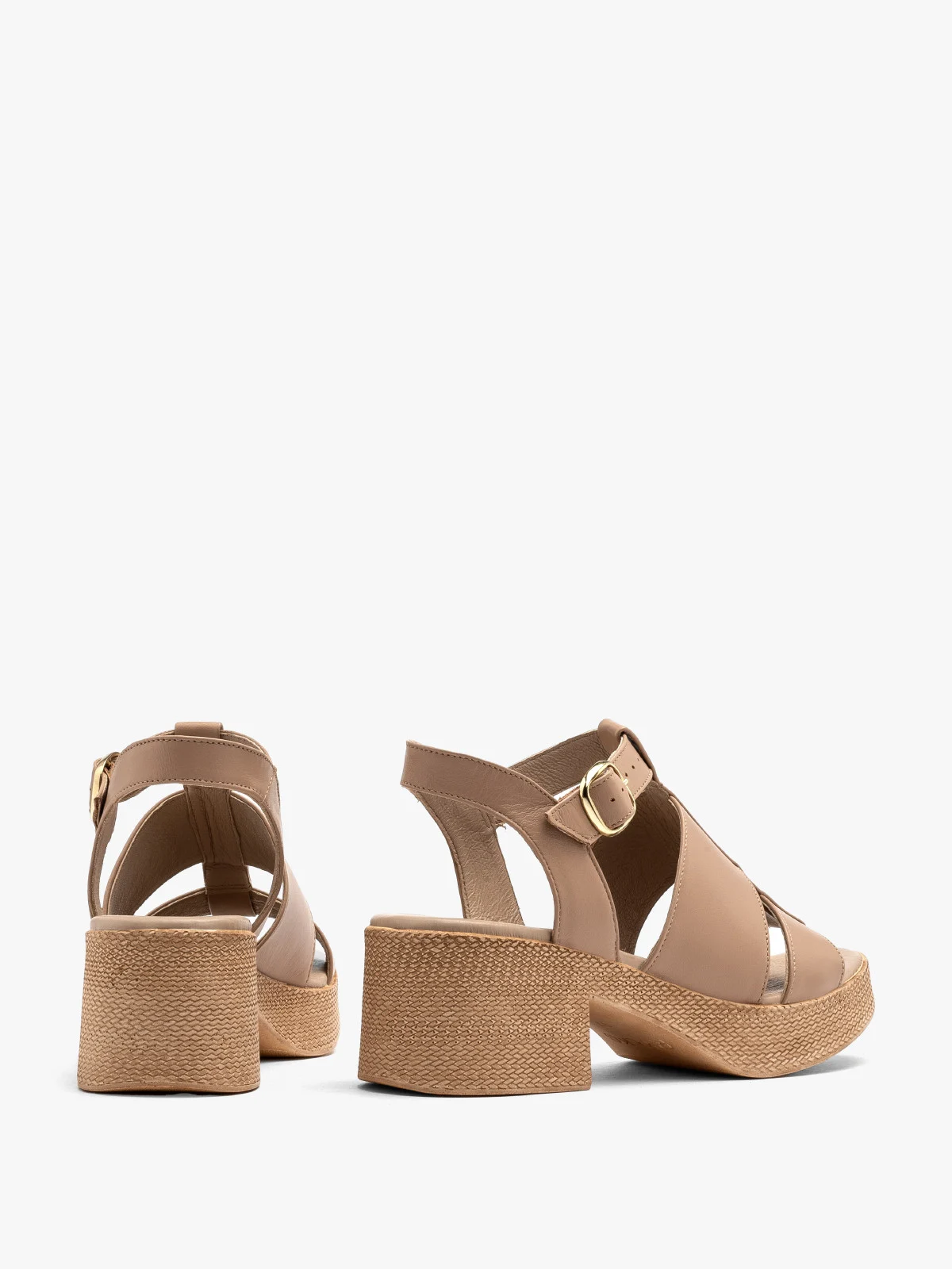 Beżowe sandały na masywnej platformie