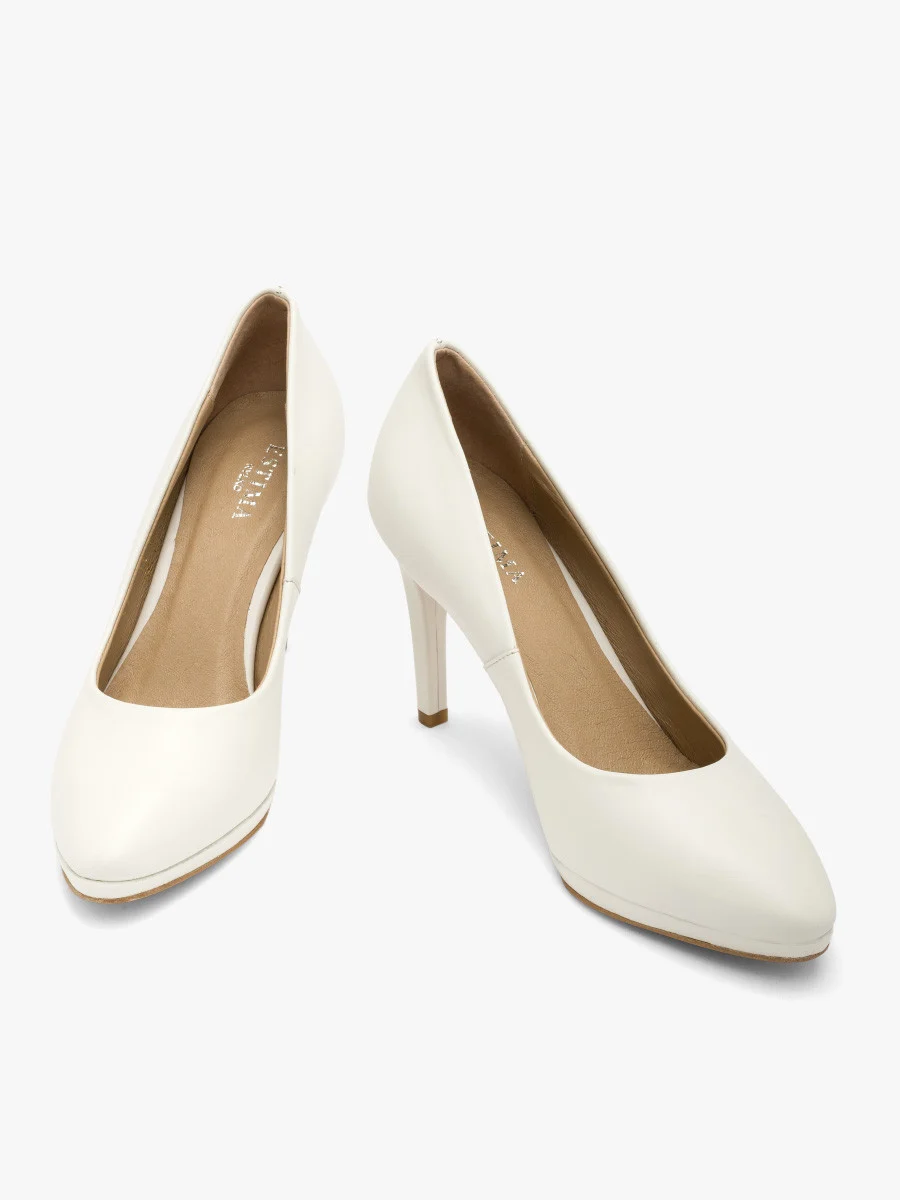 Kremowe czółenka na szpilce