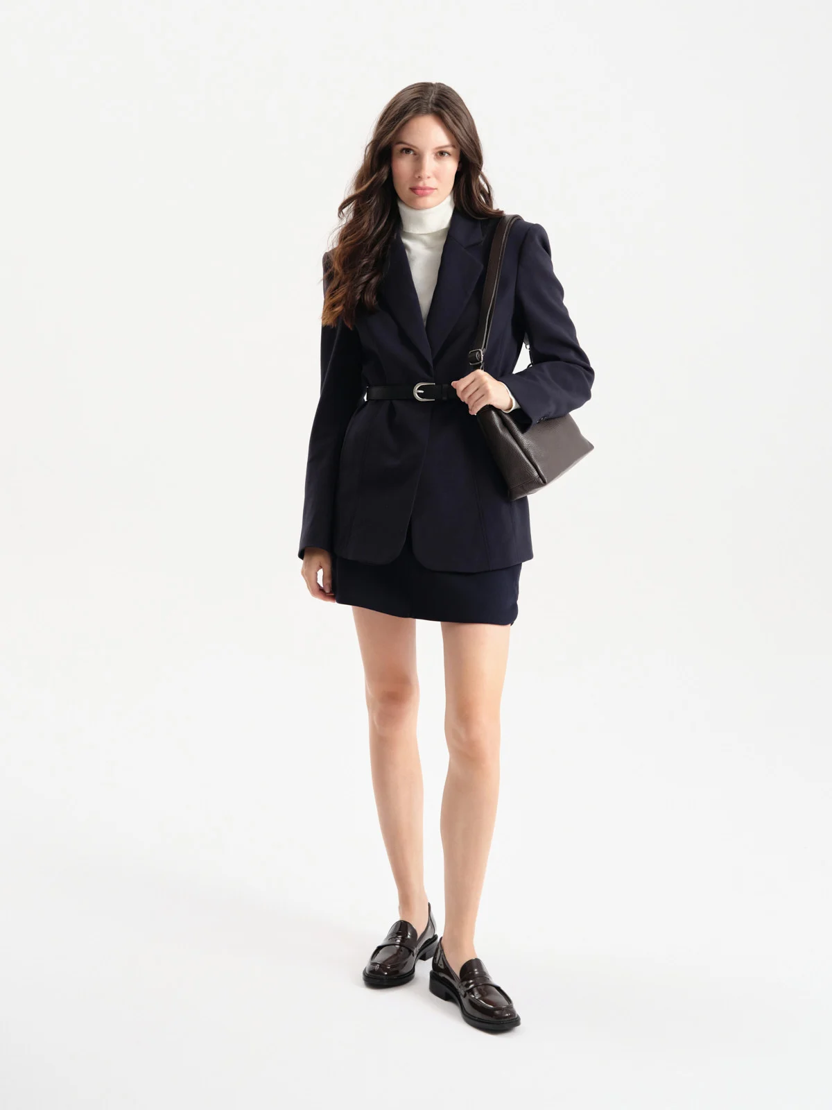 Ciemnobrązowe, lakierowane mokasyny z kwadratowym noskiem