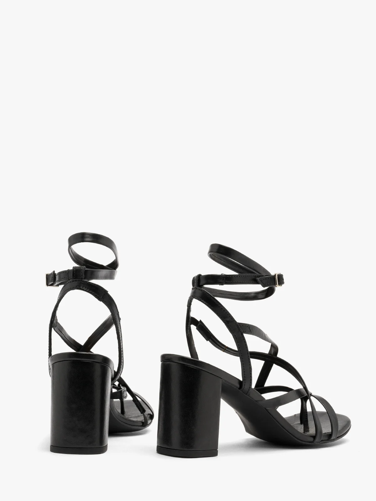 Czarne japonki na obcasie