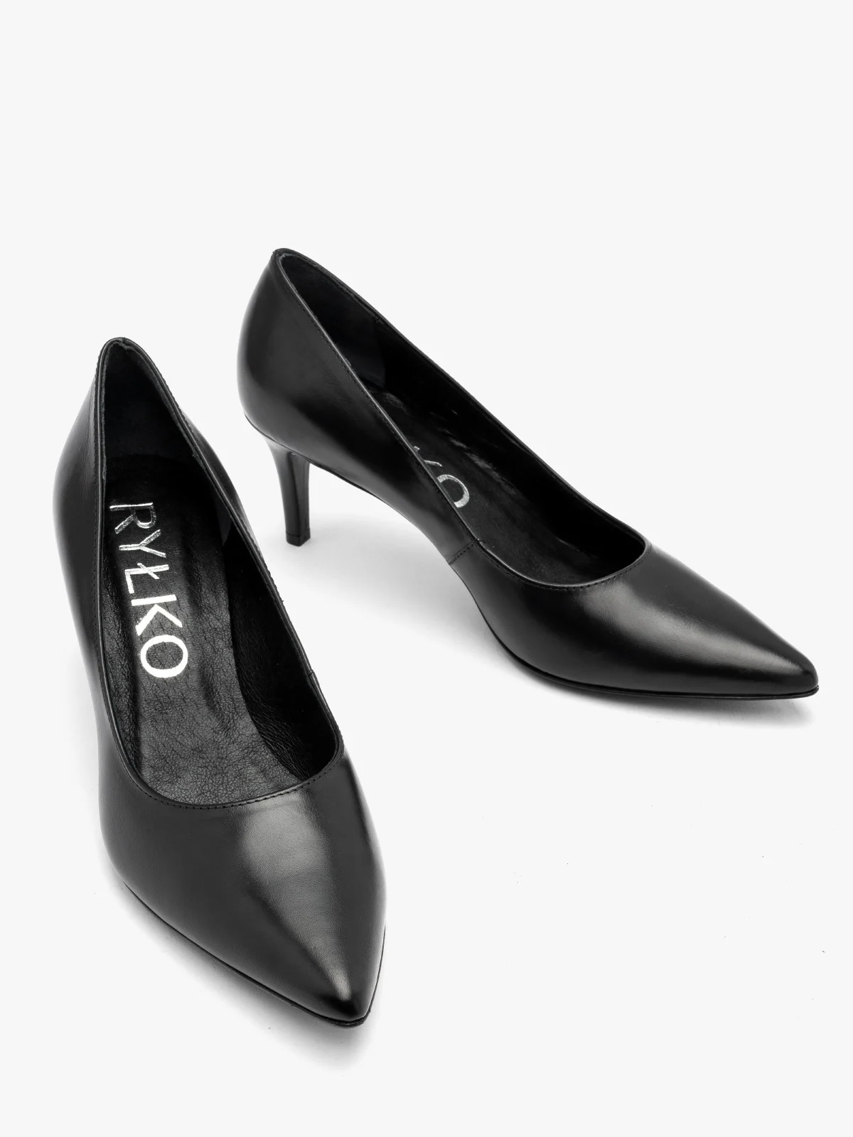 Czarne czółenka  na szpilce