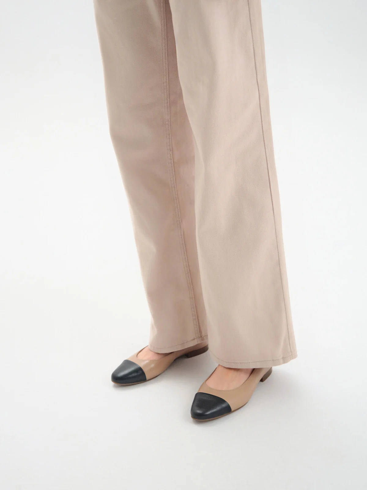 Beżowo-czarne baleriny