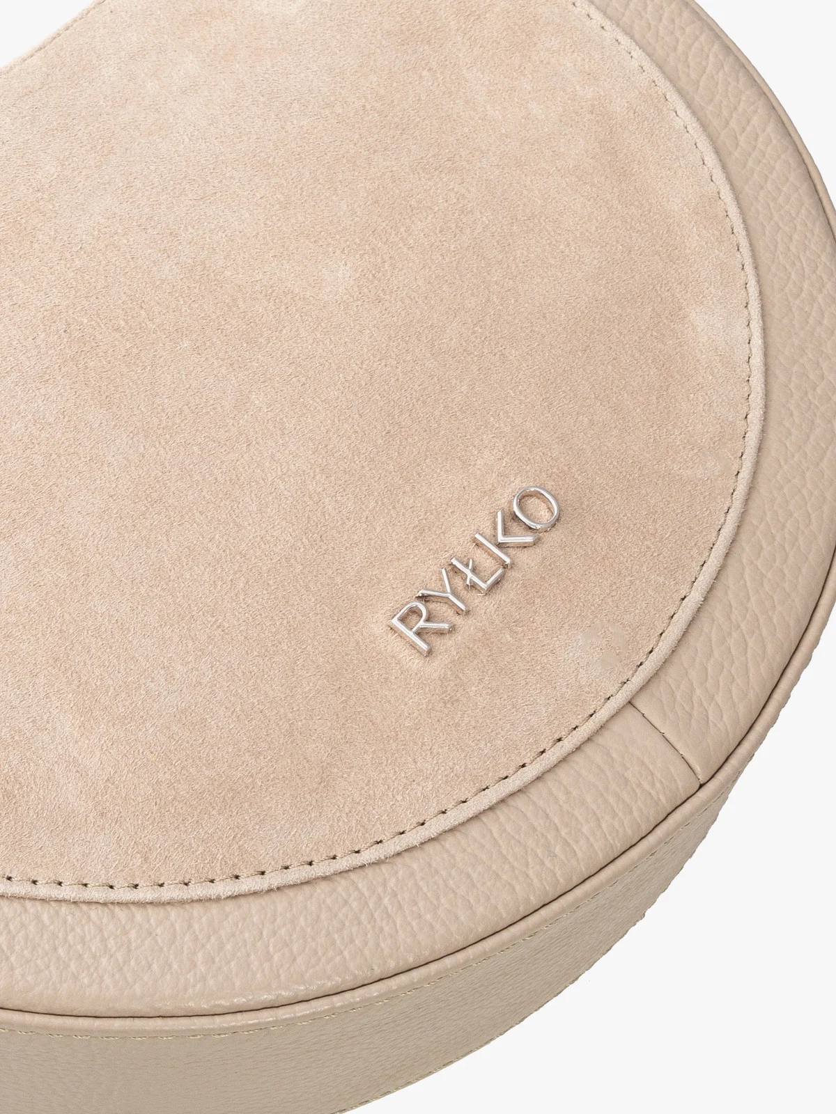 Beżowa torebka na szerokim pasku z taśmy