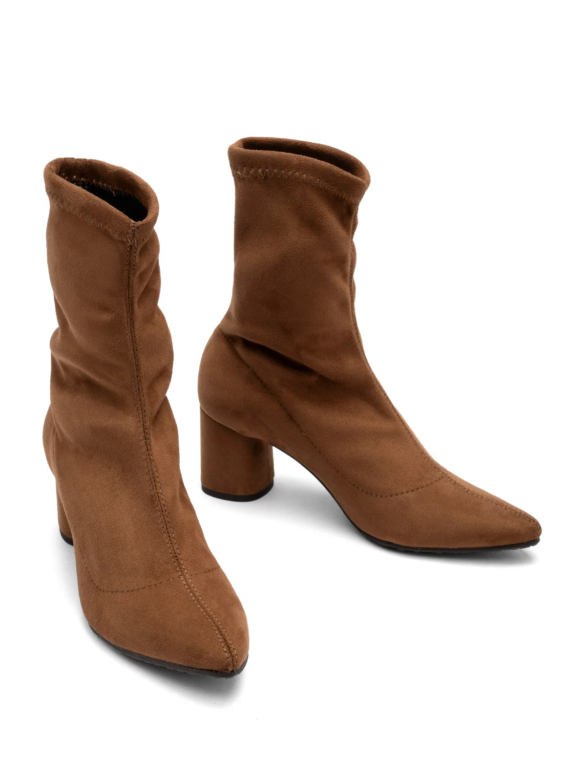 Elastyczne botki na obcasie z noskiem w szpic