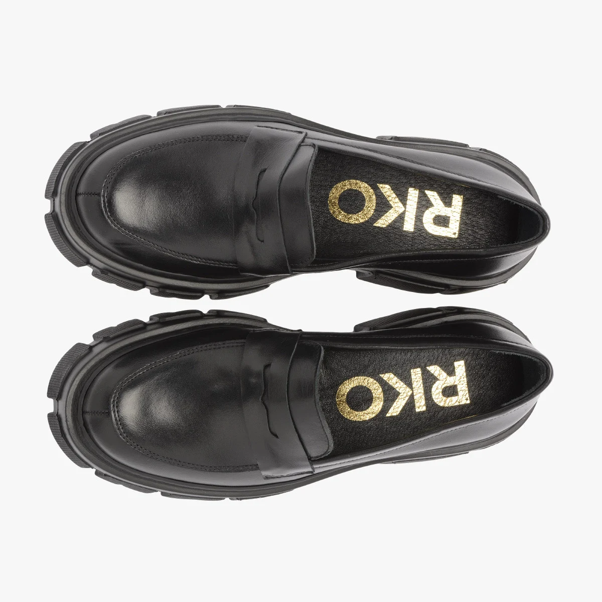 Czarne mokasyny na grubej i lekkiej podeszwie