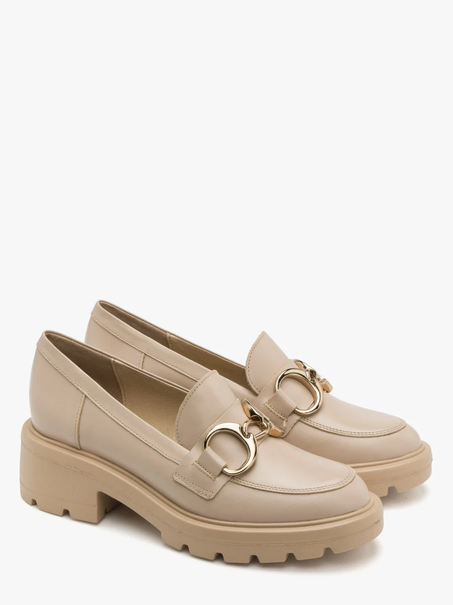 Beżowe mokasyny na masywnym spodzie