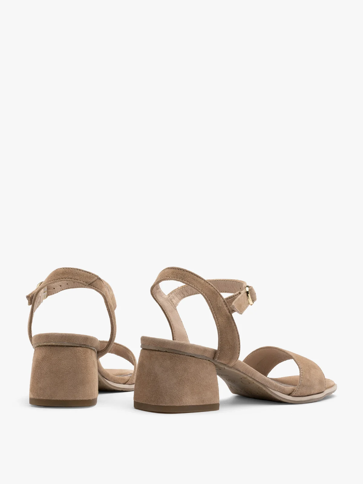 Beżowe sandały na niskim obcasie