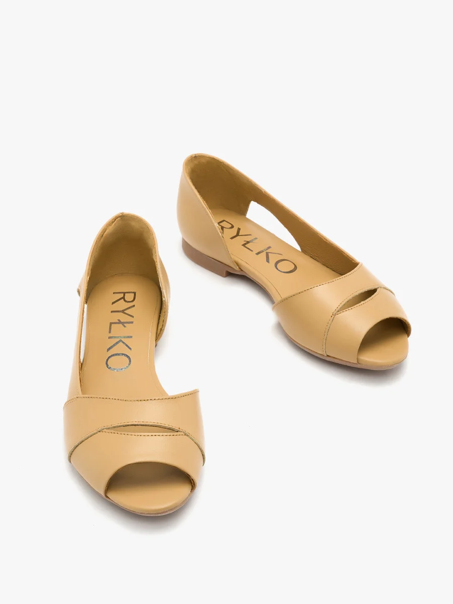 Jasnobrązowe baleriny z odkrytymi palcami