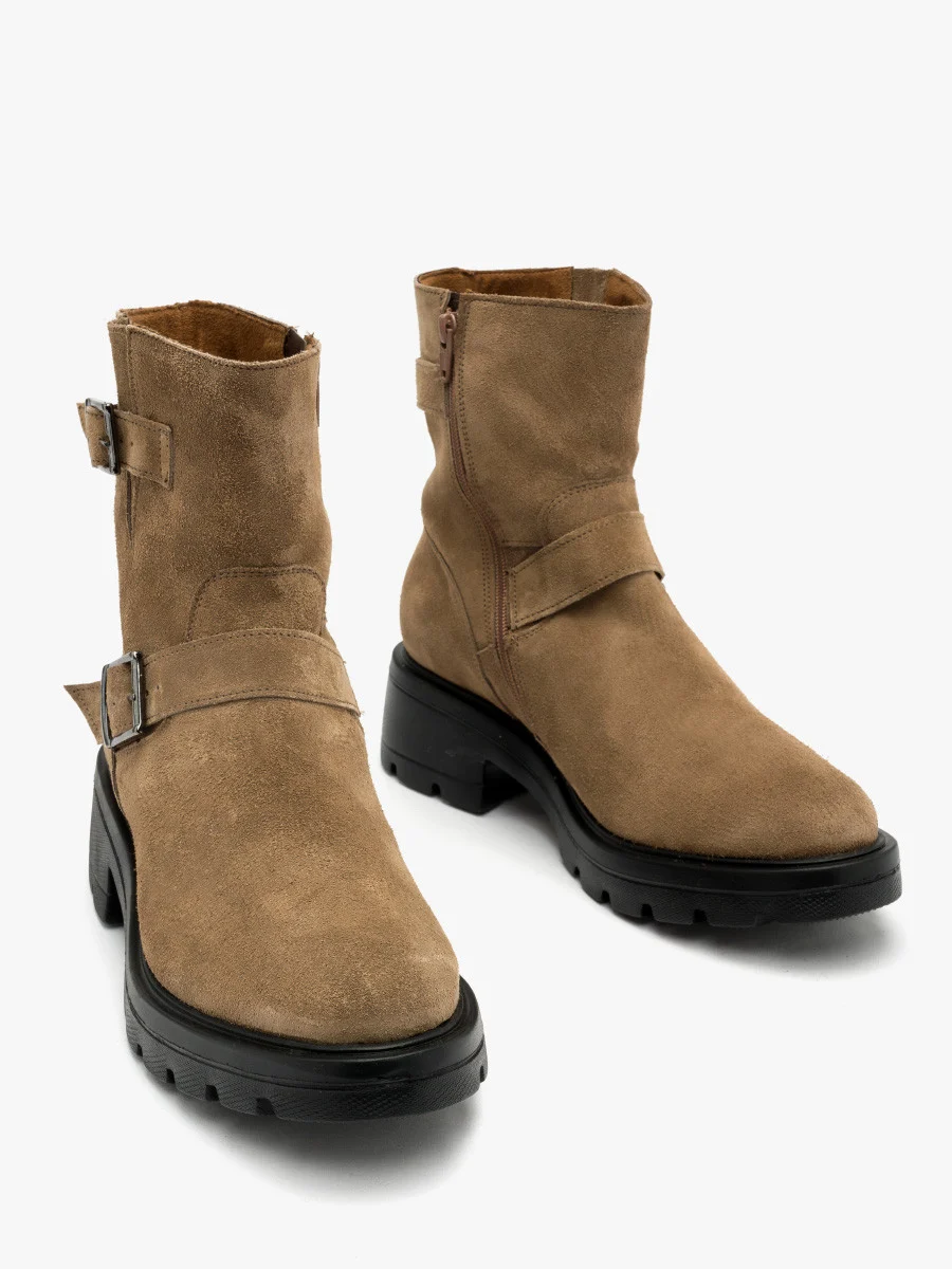 Piaskowe botki ze sprzączkami