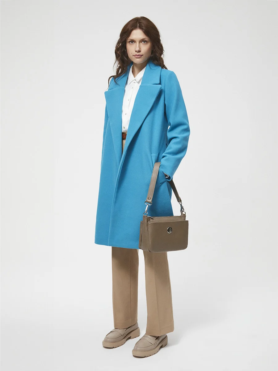 Beżowe mokasyny z ozdobną cholewką