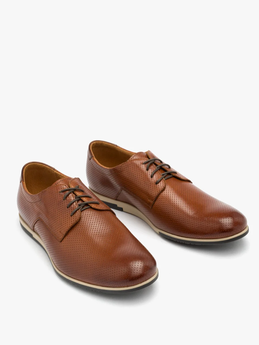 Brązowe półbuty z perforacją na cholewce