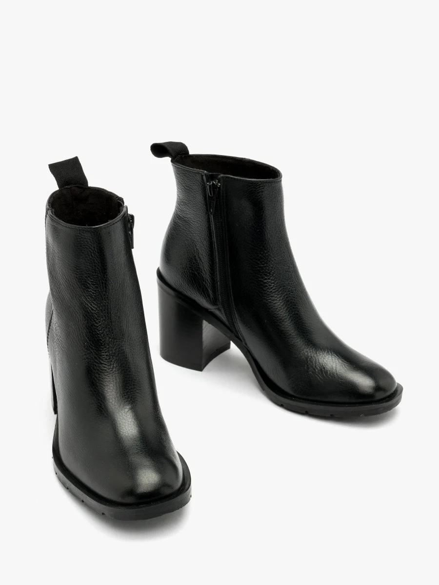Czarne botki