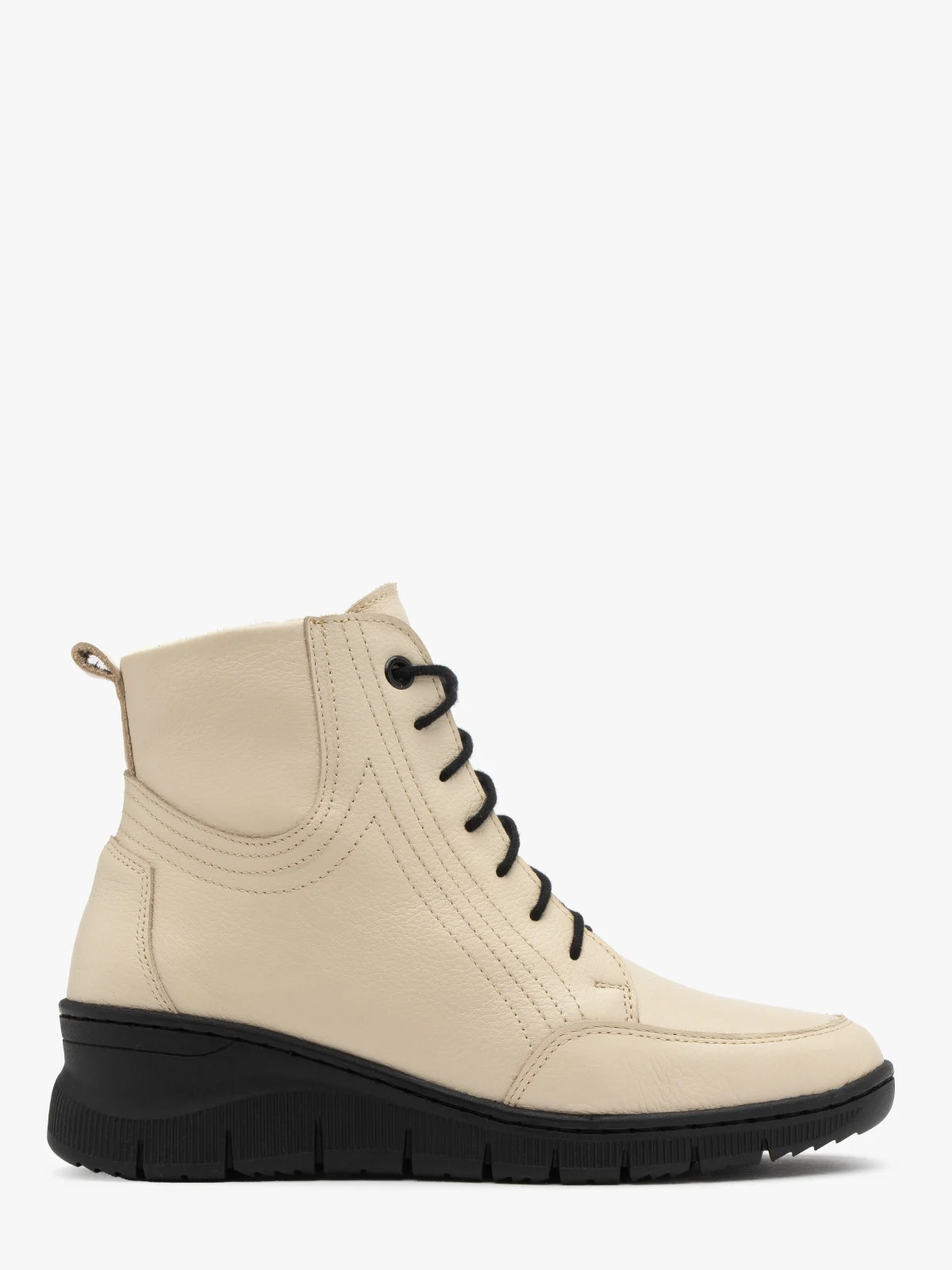 Kremowe, ocieplane kożuchem naturalnym trzewiki z zamkiem