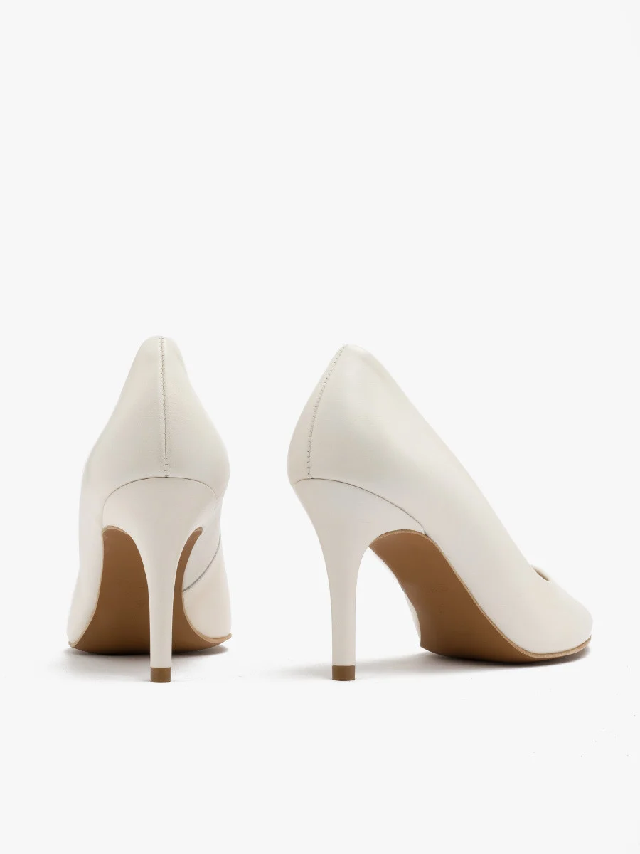 Kremowe czółenka na szpilce