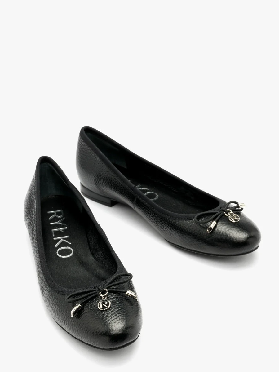 Czarne baleriny z kokardką