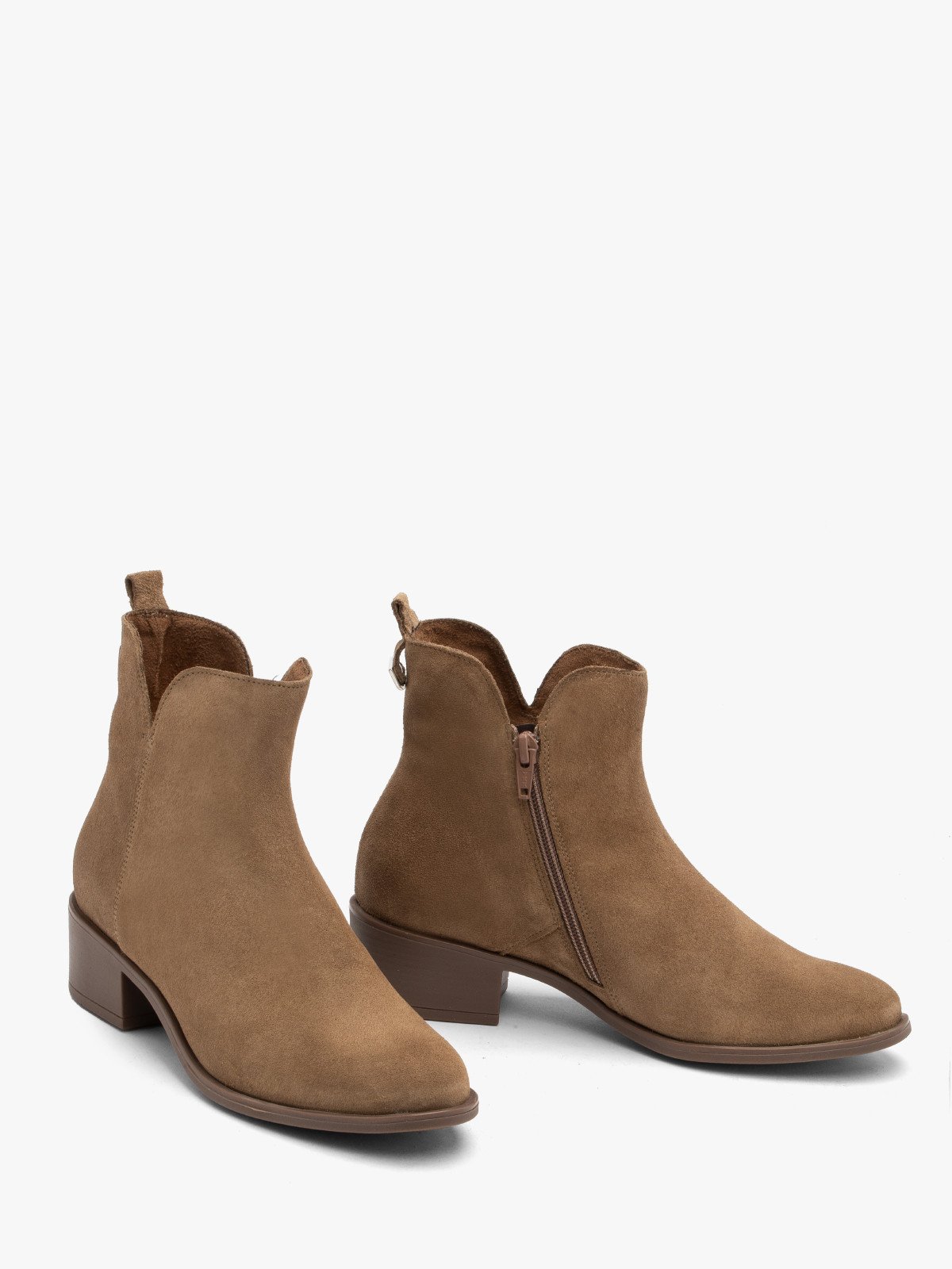 Beżowe botki damskie z ozdobną cholewką