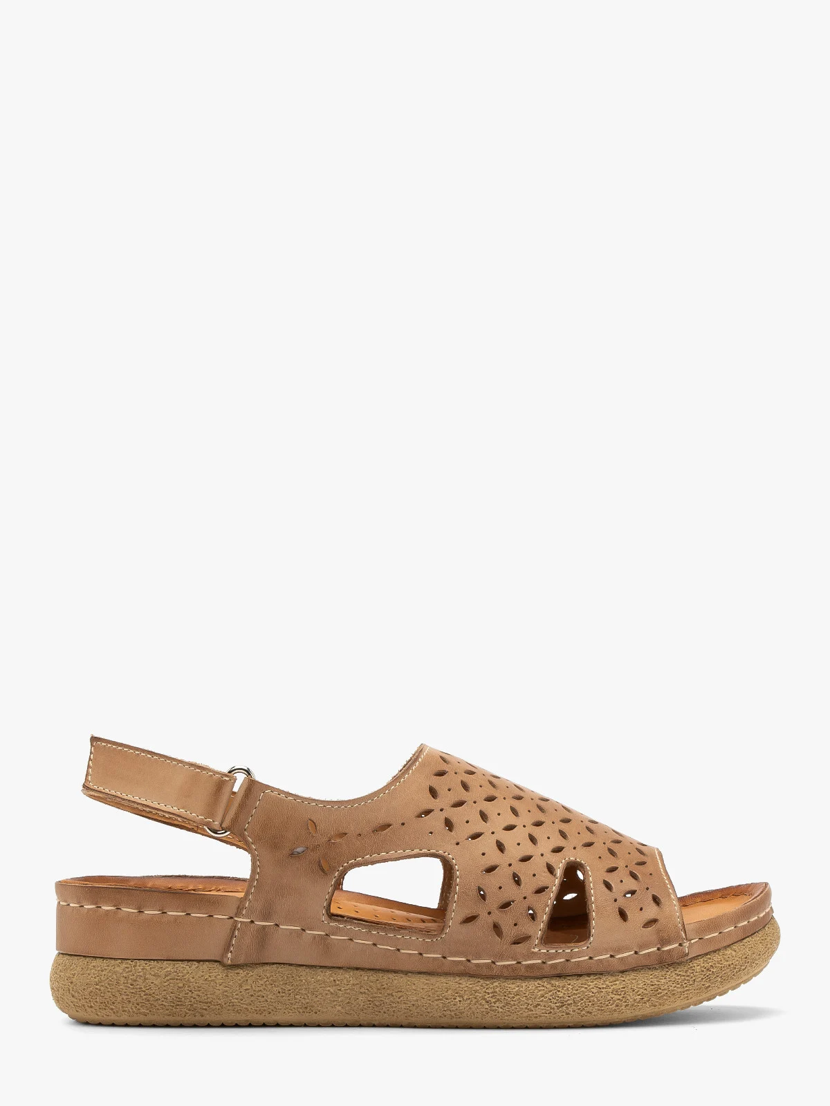 Sandały na platformie z ażurową cholewką