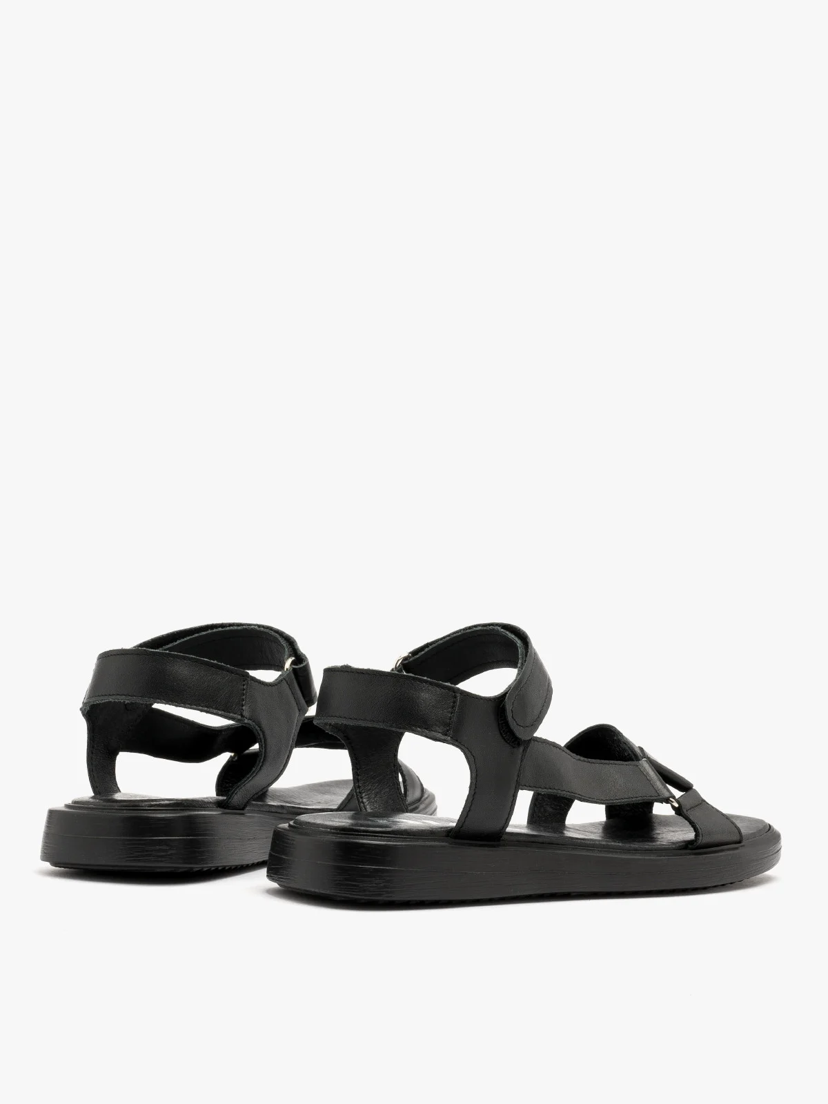 Sandały z ozdobna cholewką zapinaną na rzep