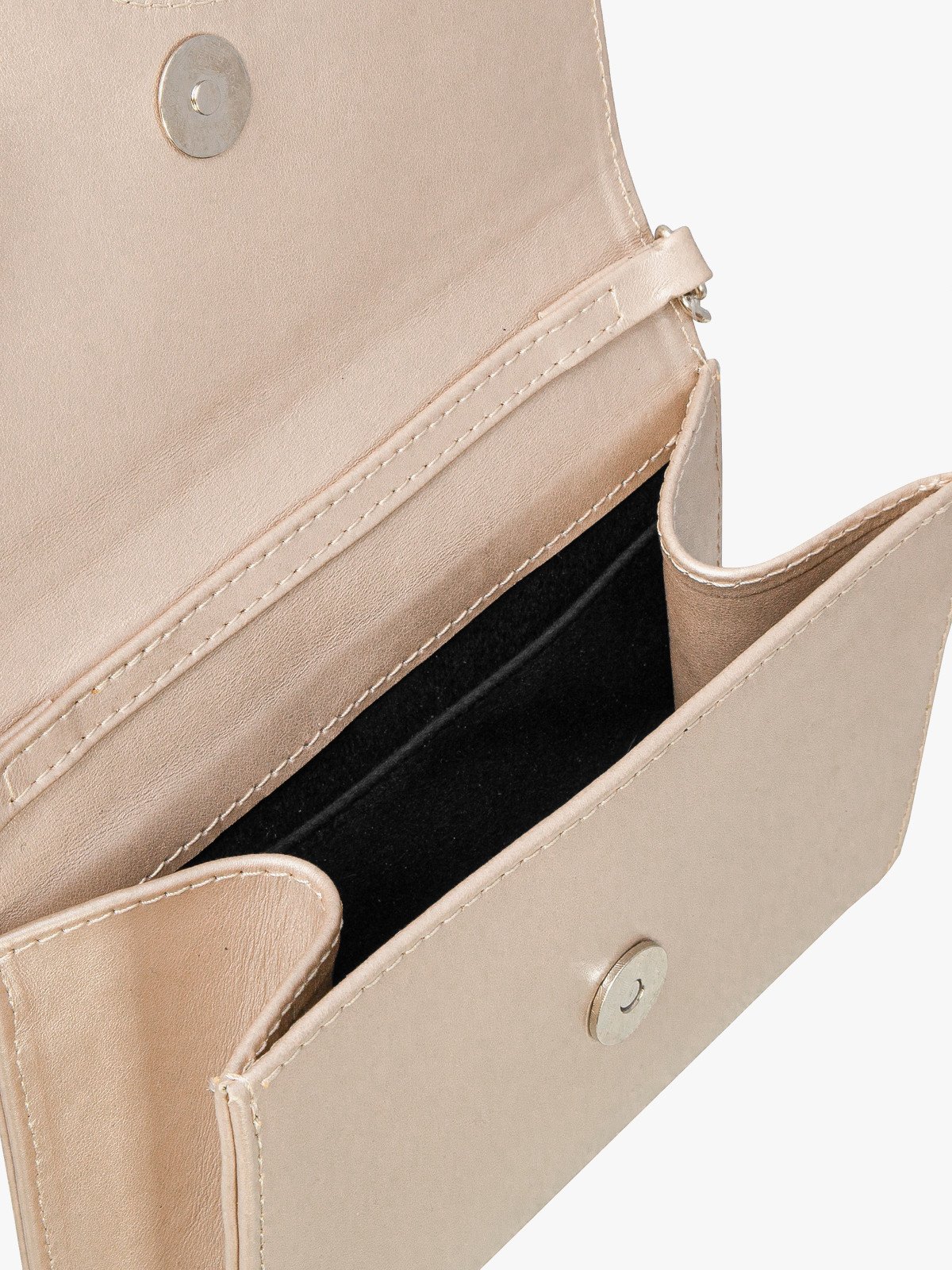 Platynowa torebka z ozdobną klapą