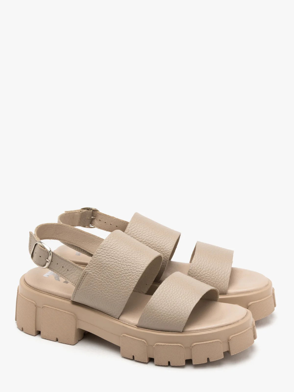 Beżowe sandały na masywnym spodzie