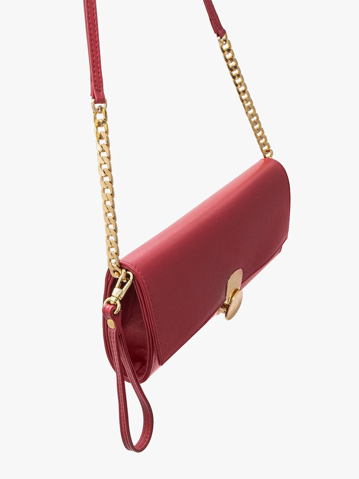 Elegancka, czerwona torebka z ozdobnym zapięciem