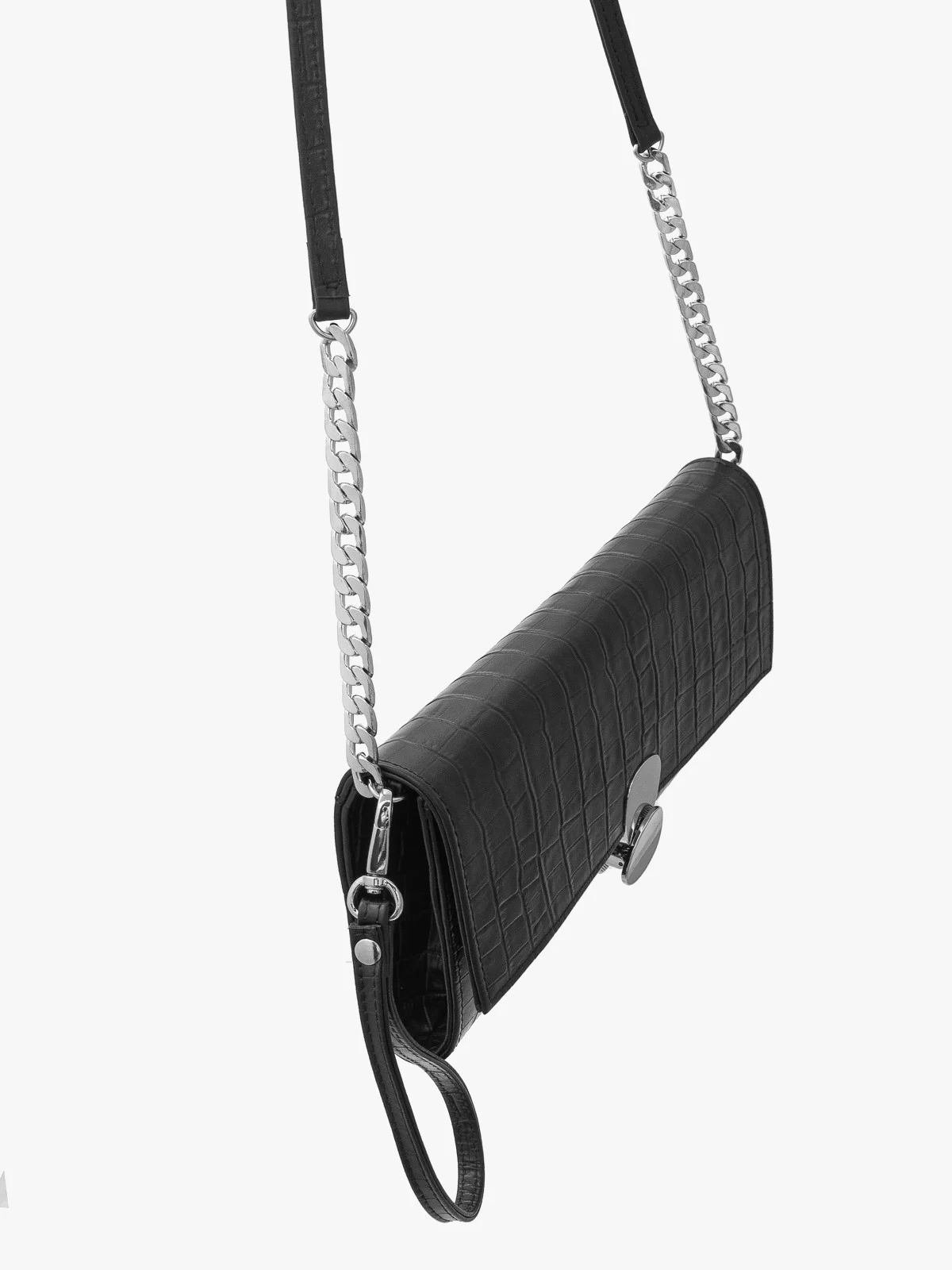 Elegancka, czarna torebka z ozdobną fakturą