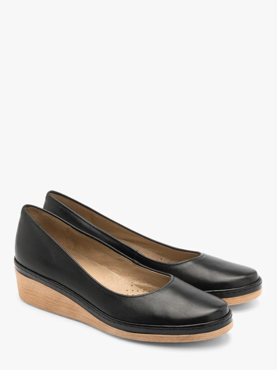 Czarne czółenka na platformie