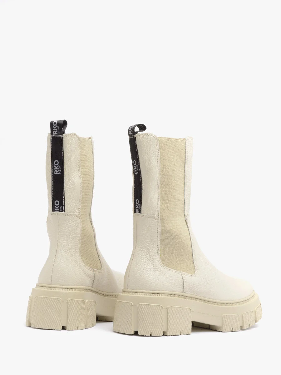 Beżowe sztyblety na lekkiej podeszwie