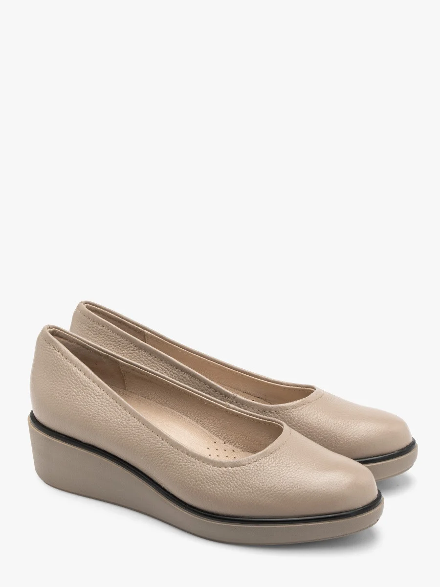 Beżowe czółenka na platformie