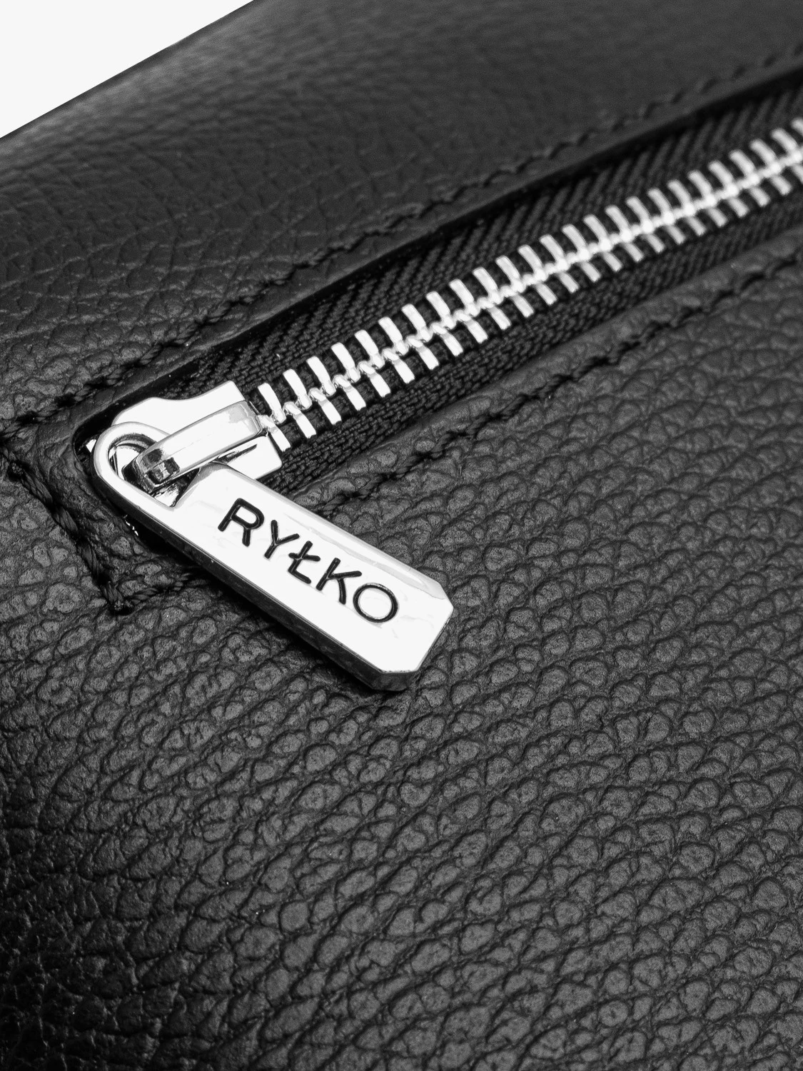 Czarny plecak damski