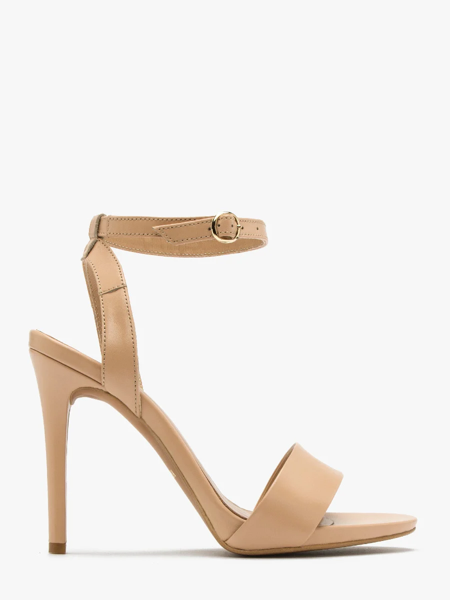 Beżowe sandały na wysokiej szpilce