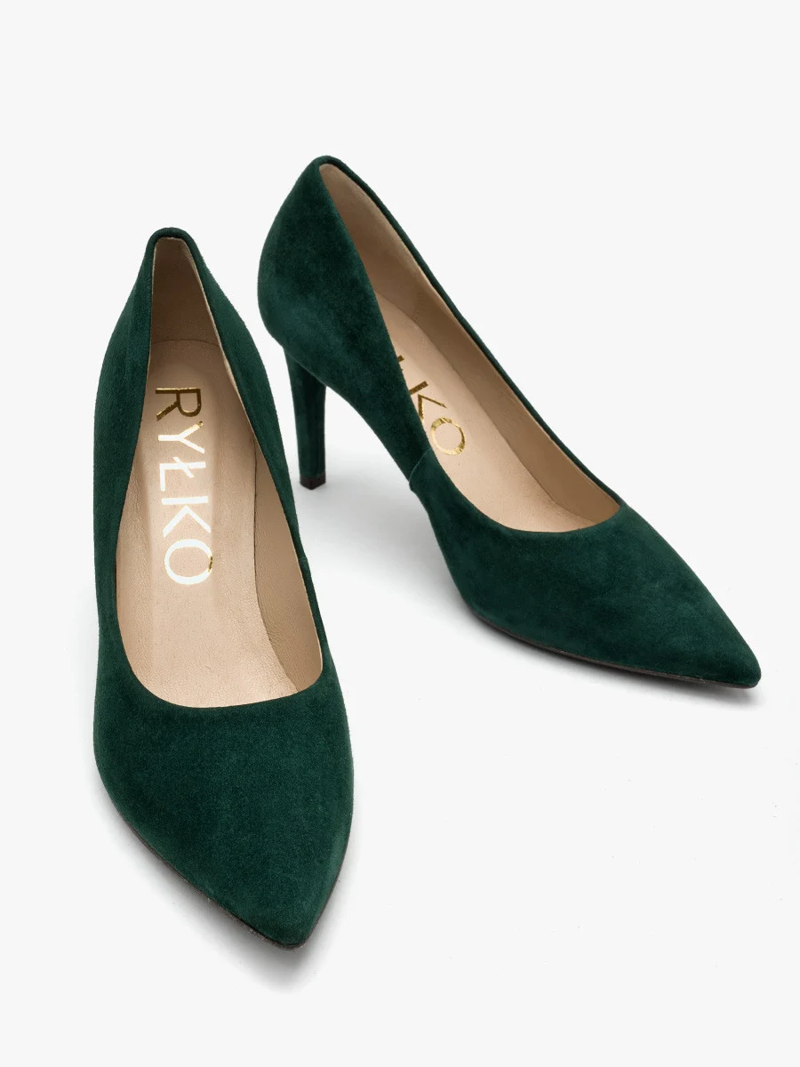 Czółenka w kolorze ciemnozielonym na szpilce