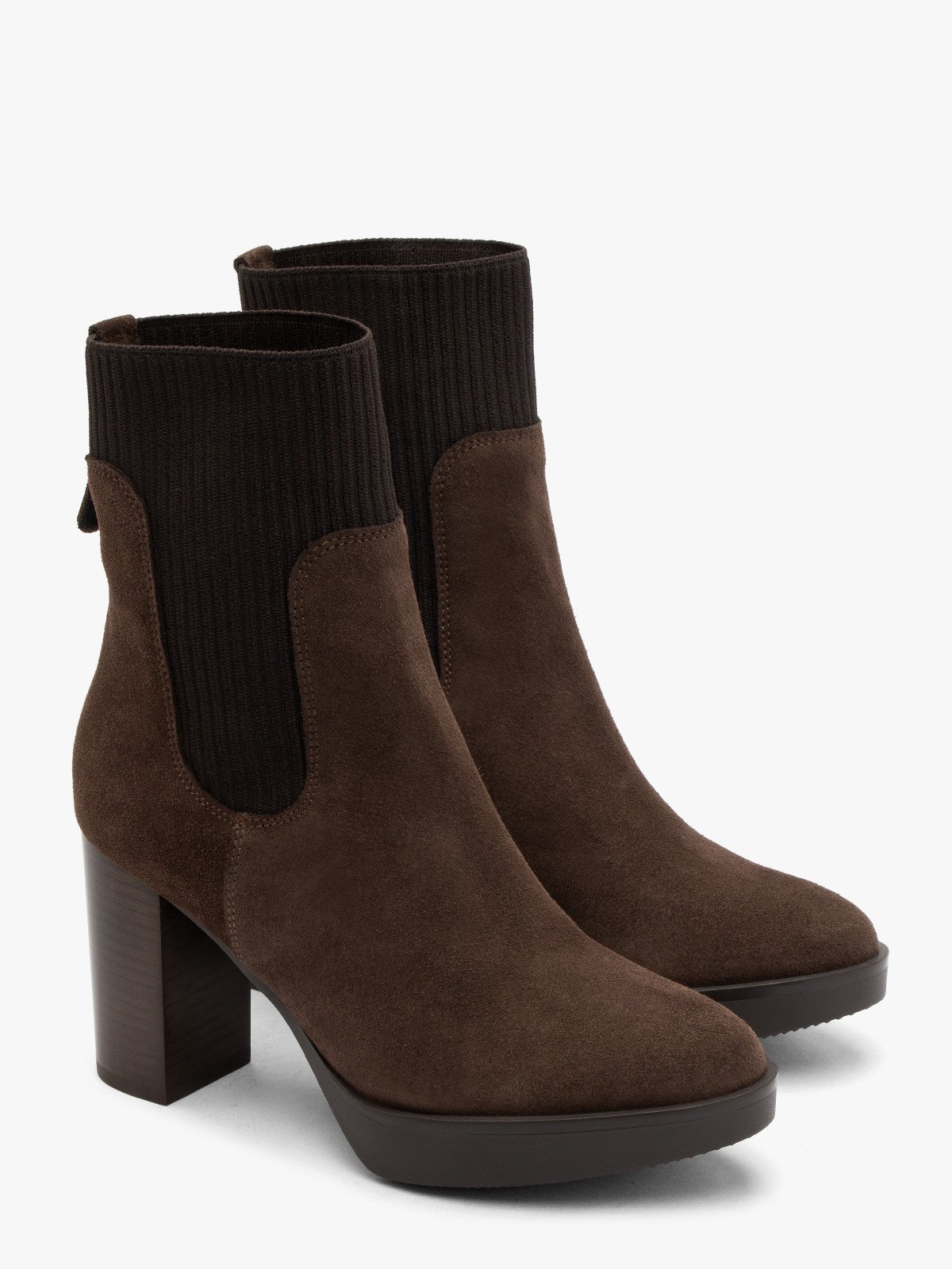 Brązowe sztyblety damskie na wysokim obcasie oraz balu