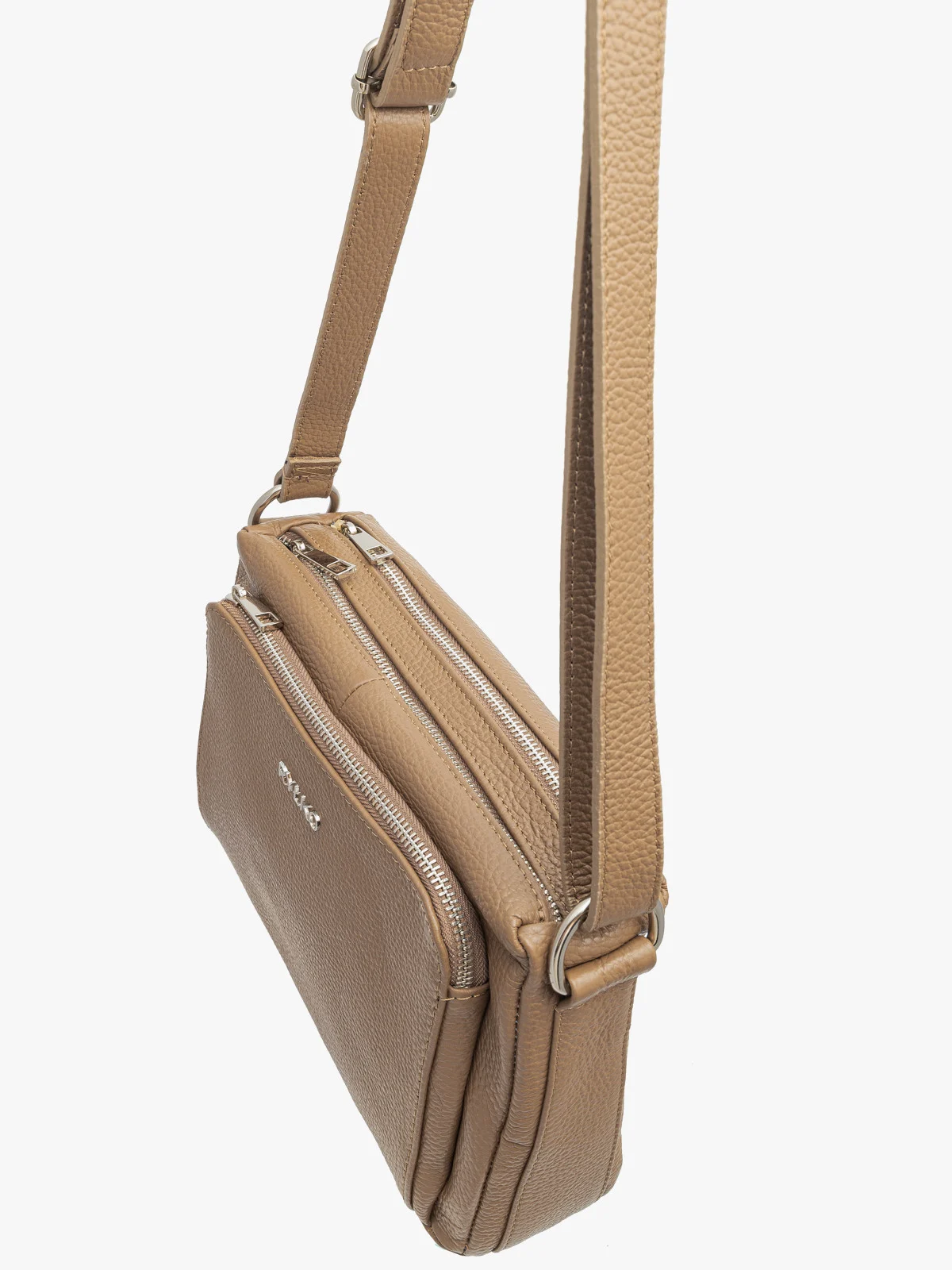 Beżowa torebka średniej wielkości